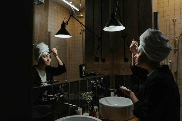 Transform your posture: top stretching routines for office workers to relieve tension